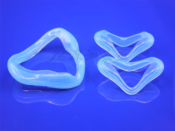 硅膠制品怎么進(jìn)行除塵管理？